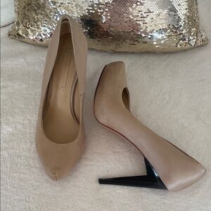 BCBGMaxAzria Elegant Tan Satin Women's Heels Shoes